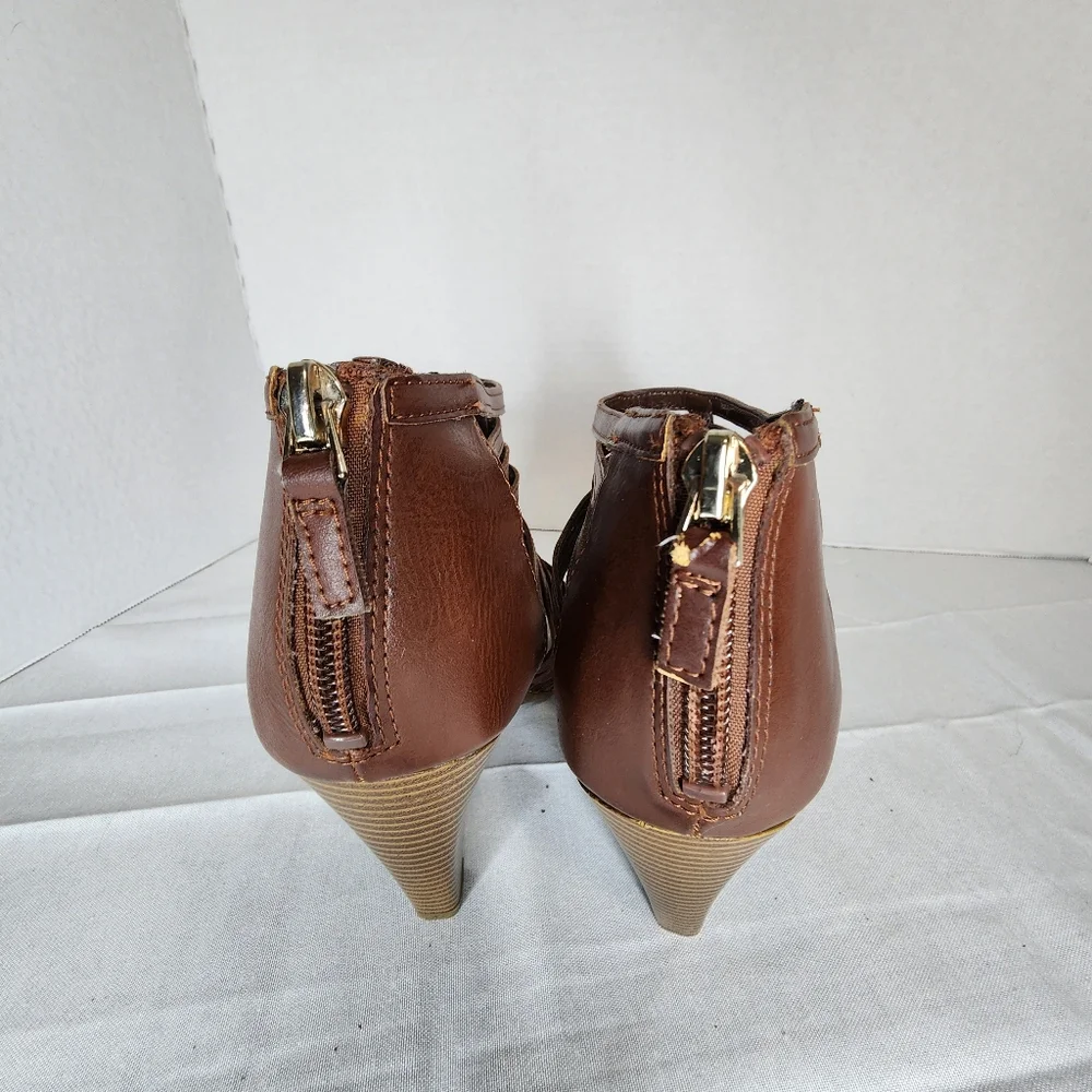 Women's Brown Strappy Sandals